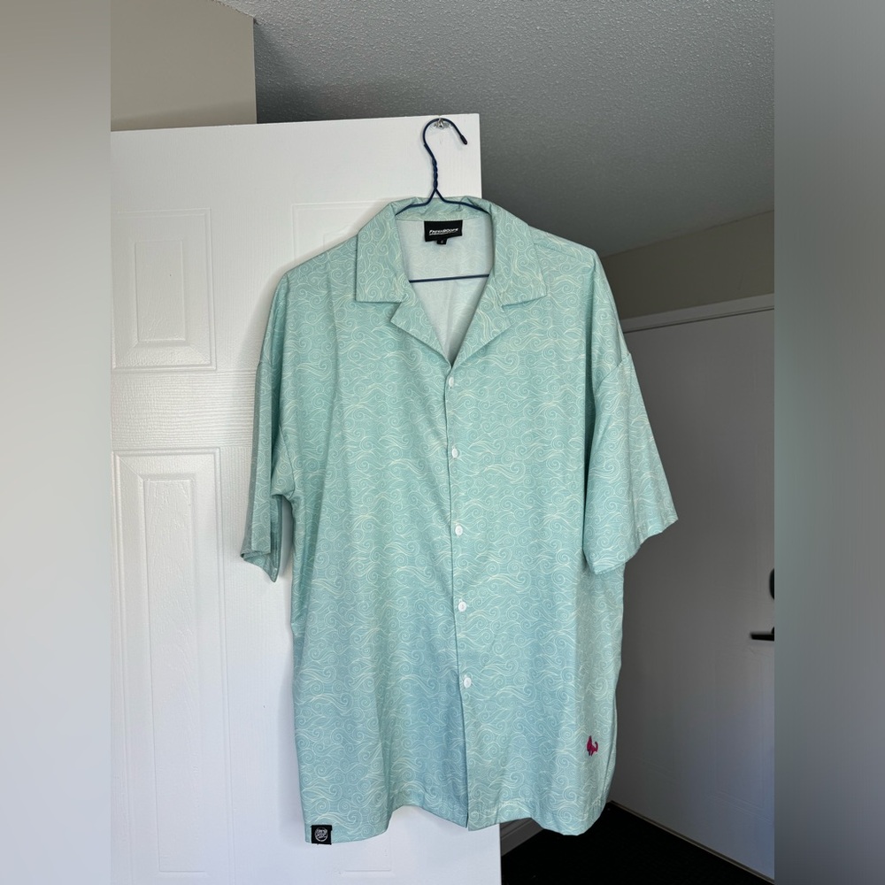 Wavy Oversized Button Shirt
Size S
Length 75 cm
Chest 120 cm
Shoulder 65 cm